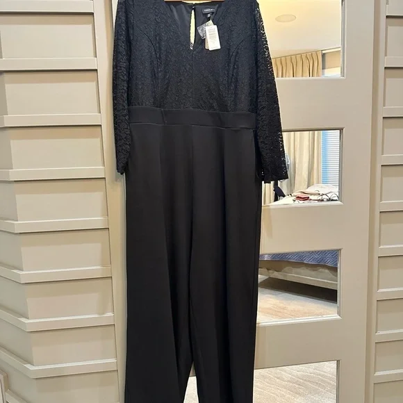 Torrid Black Jumpsuit Lace Sleeves NWT Size 22 - Picture 2 of 9